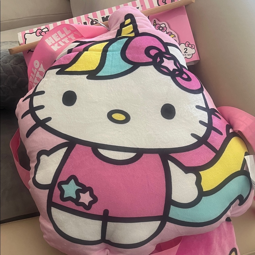 NEW Hello Kitty Pink and White Throw Set